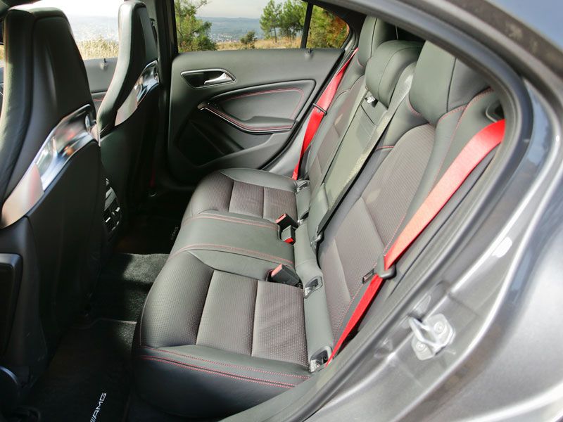 Comparativa: Audi TT RS Plus vs Mercedes A 45 AMG