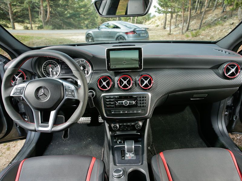 Comparativa: Audi TT RS Plus vs Mercedes A 45 AMG