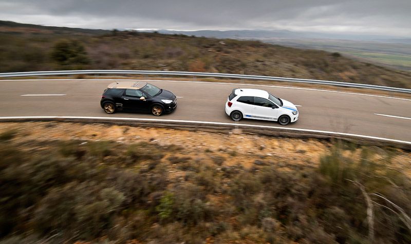 Citroën DS3 Racing Gold Mat vs Volkswagen Polo R WRC