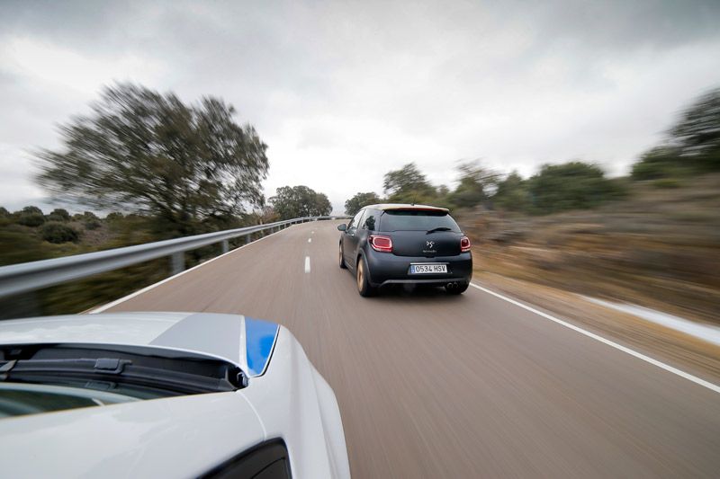 Citroën DS3 Racing Gold Mat vs Volkswagen Polo R WRC