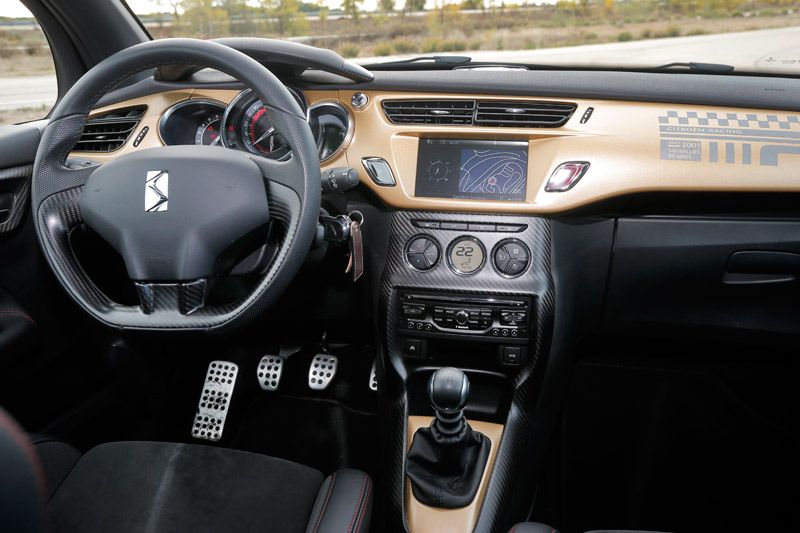 Citroën DS3 Racing Gold Mat vs Volkswagen Polo R WRC