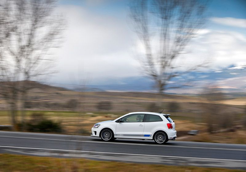 Citroën DS3 Racing Gold Mat vs Volkswagen Polo R WRC