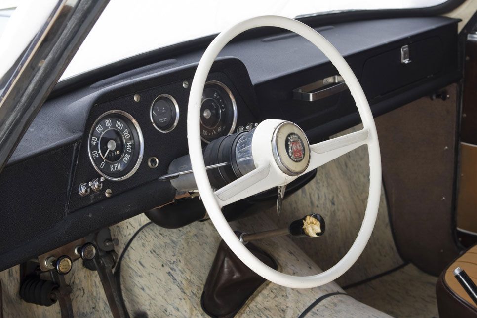SEDAN Mustang, mucho ruido y pocas nueces