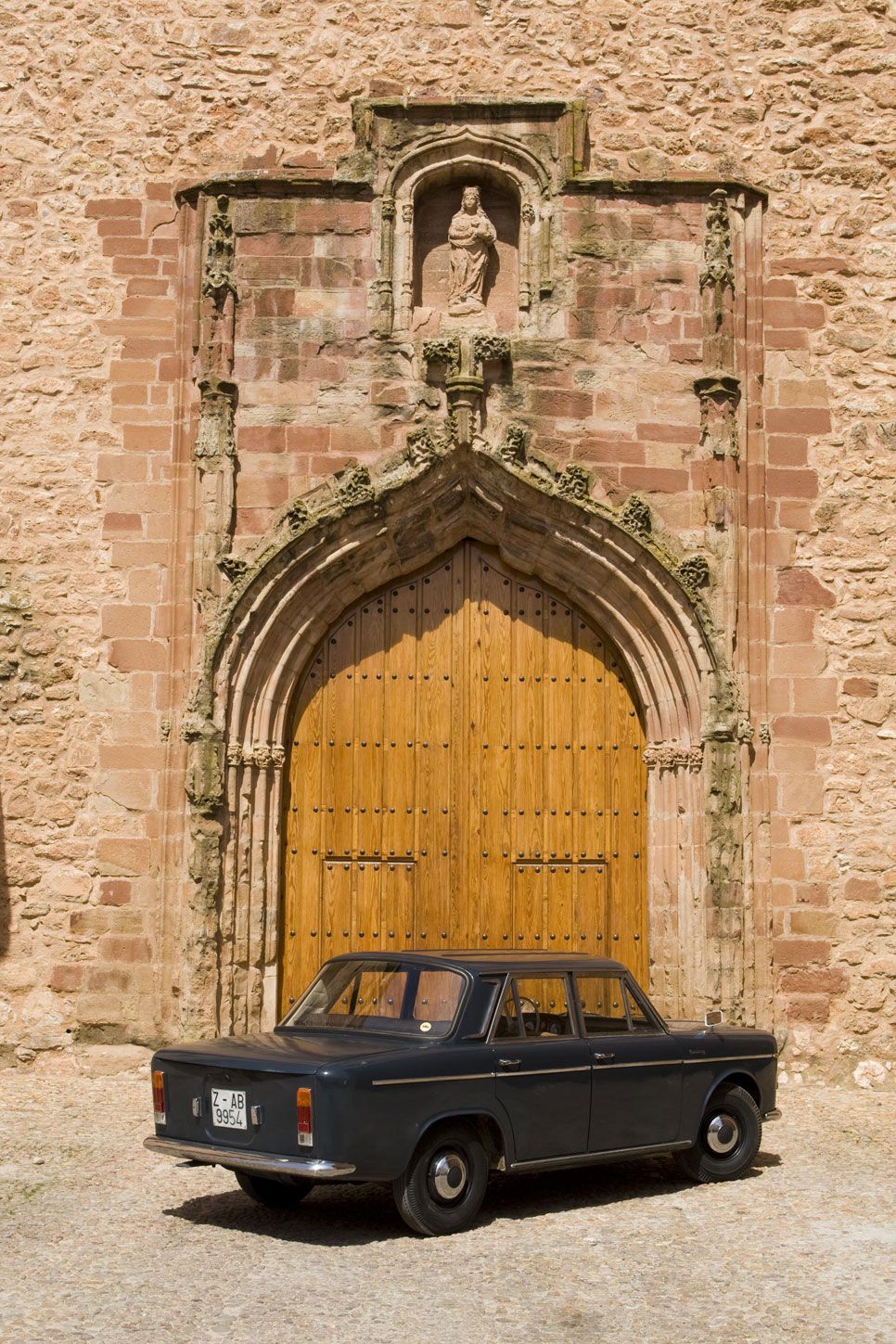 SEDAN Mustang, mucho ruido y pocas nueces