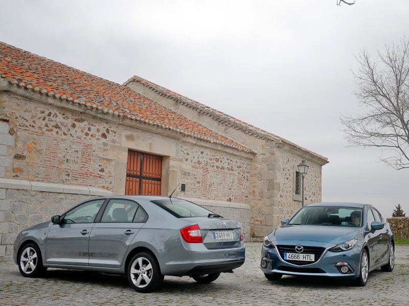 Comparativa: Mazda 3 SportSedán 2.0 Skyactiv-G 120 vs Skoda Rapid 1.2 TSI 105