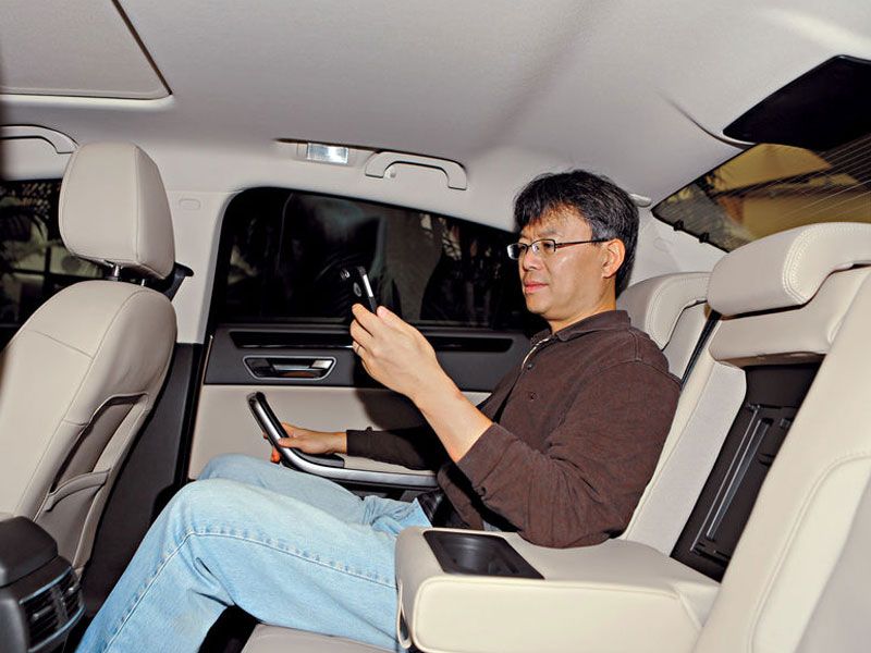 Contacto: Qoros 3 Sedán, desde China a Europa