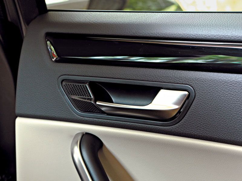 Contacto: Qoros 3 Sedán, desde China a Europa