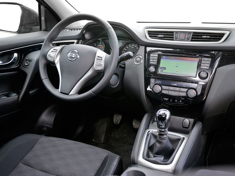 Prueba: Nissan Qashqai 1.2 DIG-T, ¿servicios mínimos?