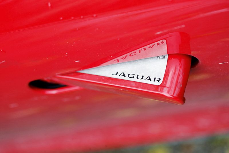 Comparativa: Mercedes SLK 55 AMG vs Jaguar F-Type 5.0 V8 S