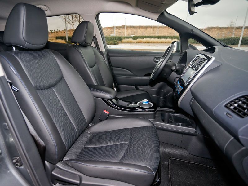 Comparativa: BMW i3 vs Nissan Leaf, voltios por sus venas