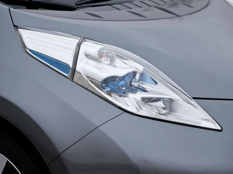 Comparativa: BMW i3 vs Nissan Leaf, voltios por sus venas