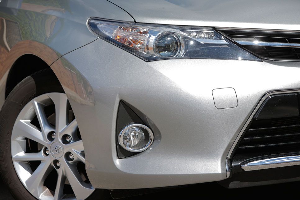 Honda Civic Tourer 1.6 i-DTEC 120 Sport vs Toyota Auris Touring Sports 120D Active