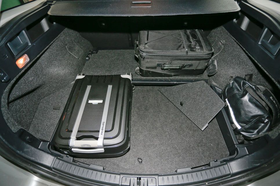 Honda Civic Tourer 1.6 i-DTEC 120 Sport vs Toyota Auris Touring Sports 120D Active