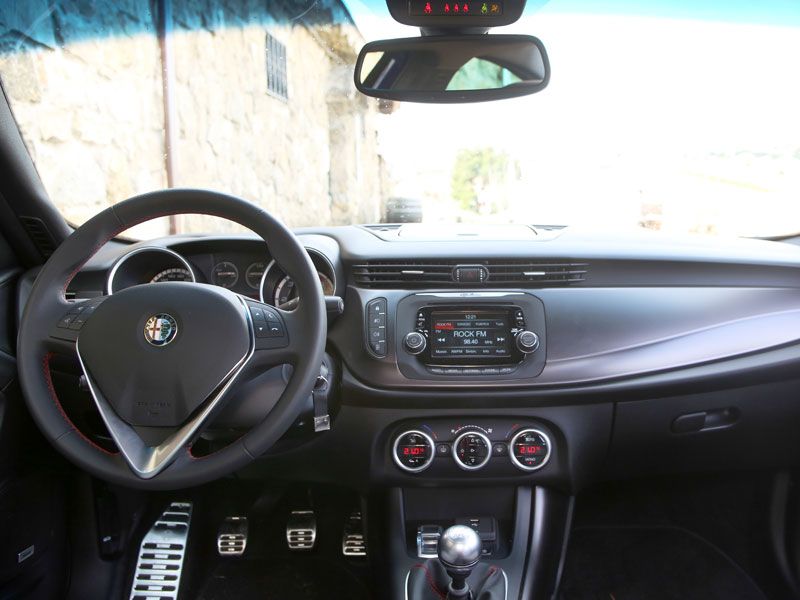 Comparativa: Alfa Romeo Giulietta 2.0 JTDM  vs Volkswagen Golf 2.0 TDI