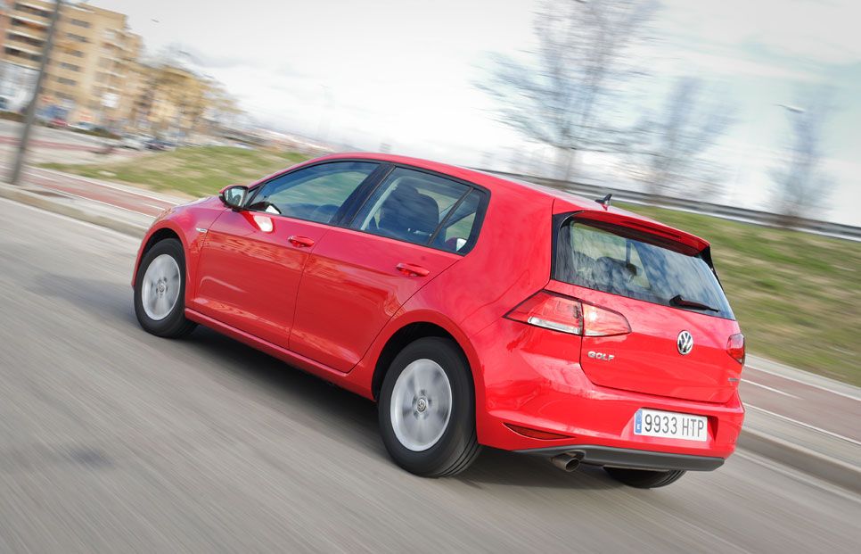 Comparativa: VW Golf 1.6 TDI DSG7 vs VW Golf 1.6 TDI y VW Golf Bluemotion