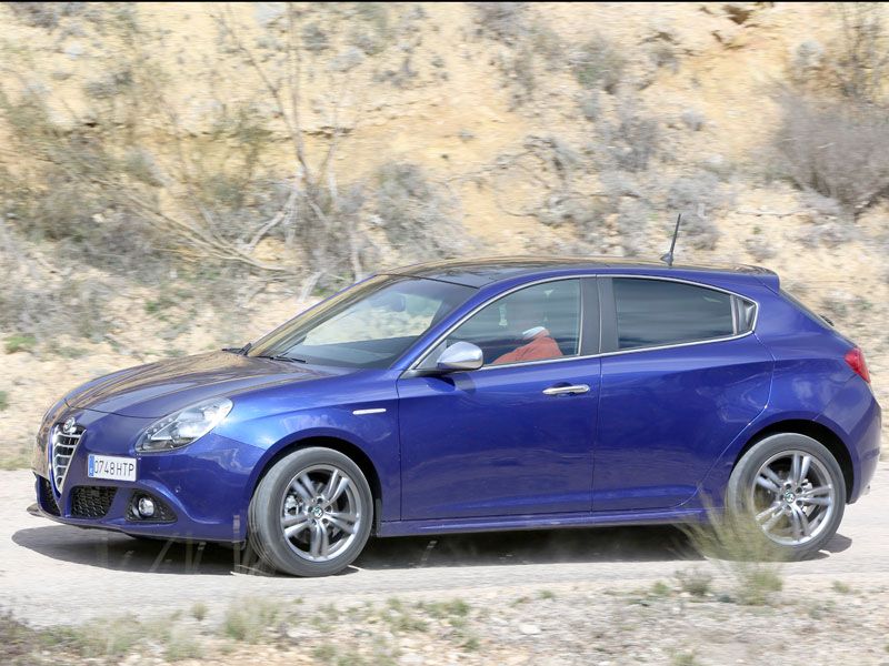 Comparativa: Alfa Romeo Giulietta 2.0 JTDM  vs Volkswagen Golf 2.0 TDI