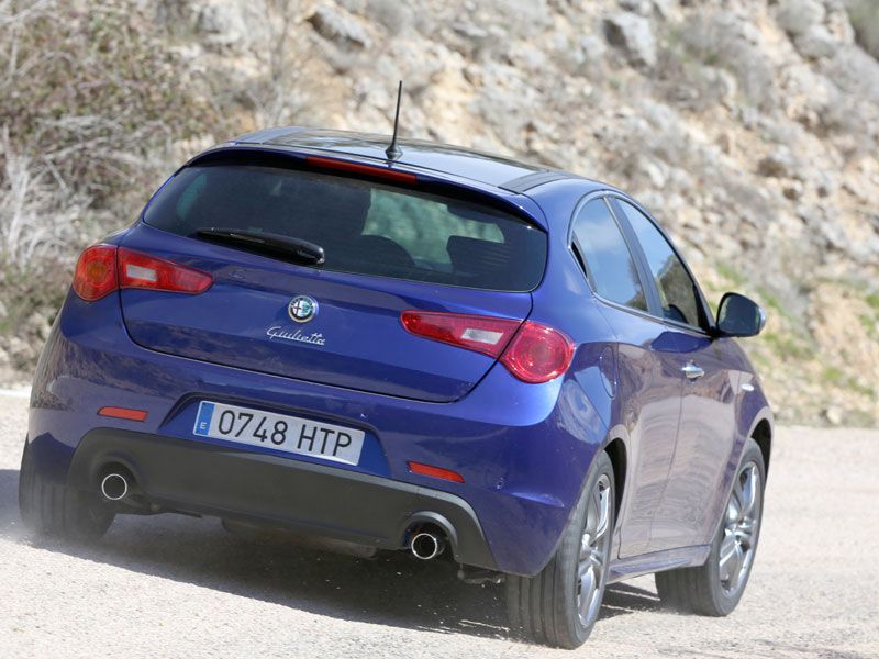 Comparativa: Alfa Romeo Giulietta 2.0 JTDM  vs Volkswagen Golf 2.0 TDI