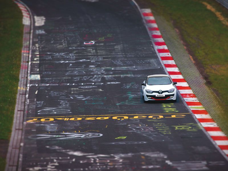 Renault reconquista Nürburgring