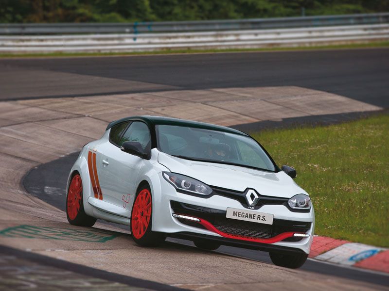 Renault reconquista Nürburgring