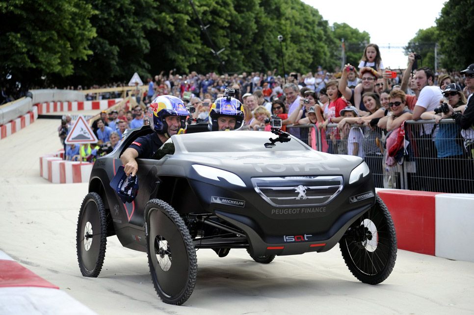 Peterhansel ficha por Peugeot para el Dakar 2015