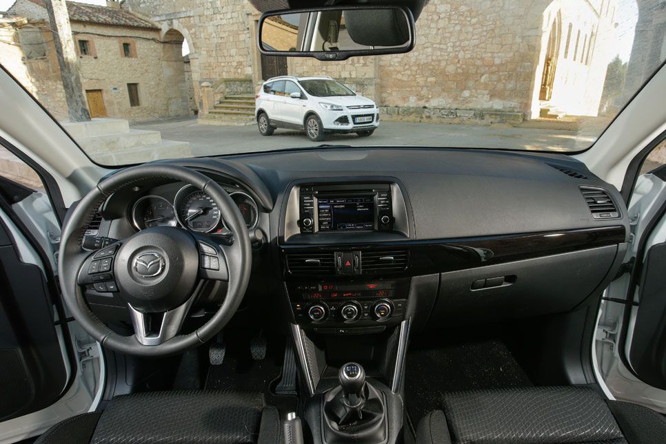 Comparativa: Ford Kuga 1.6 EcoBoost 4x2 vs Mazda CX-5 2.0 165 2WD