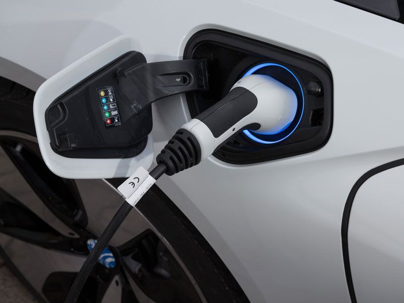 BMW M1 vs BMW i8, superdeportivos ¿antagónicos?