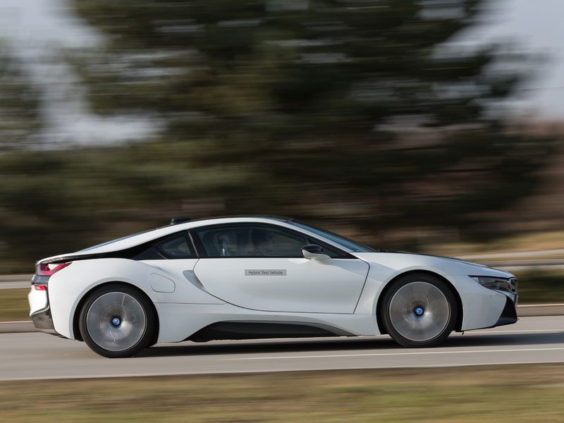 BMW M1 vs BMW i8, superdeportivos ¿antagónicos?