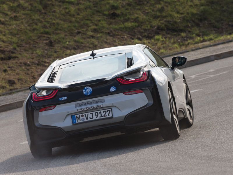 BMW M1 vs BMW i8, superdeportivos ¿antagónicos?