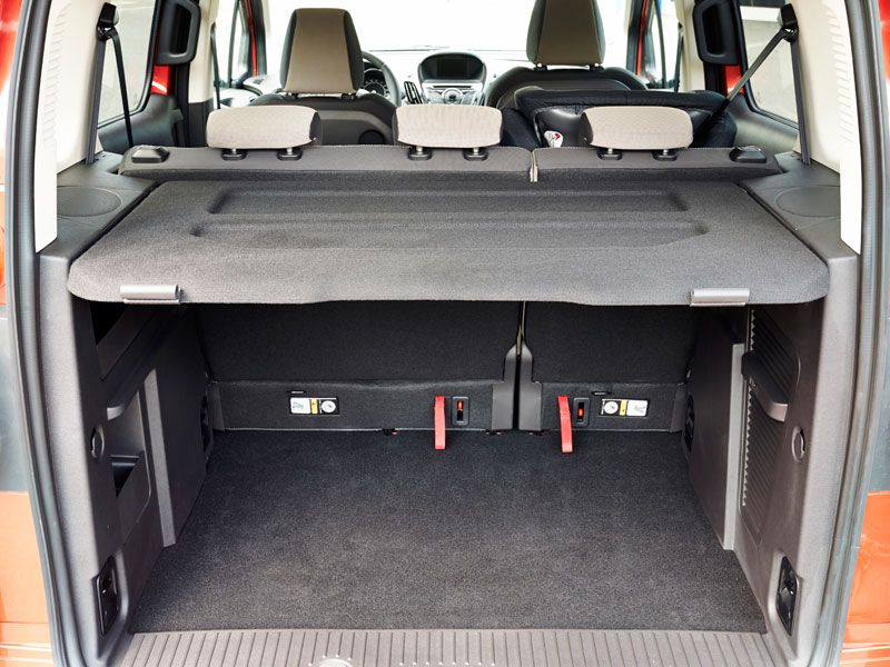 Contacto: Ford Tourneo Courier, el pequeño de la familia