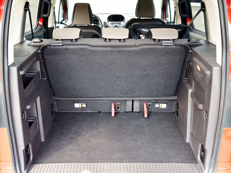 Contacto: Ford Tourneo Courier, el pequeño de la familia
