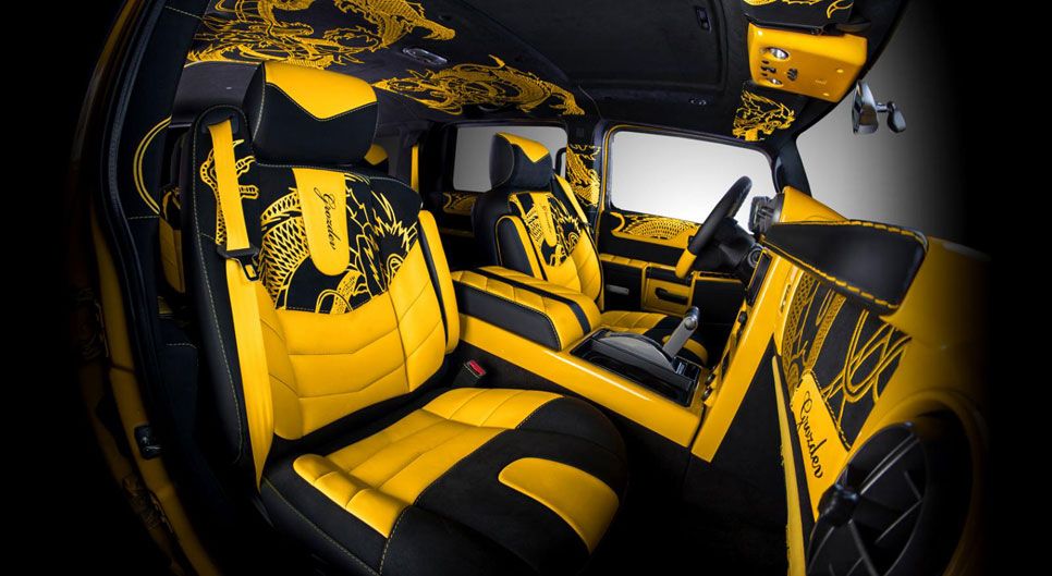 Un Hummer H2 a la china, ¡con dragón incluido!