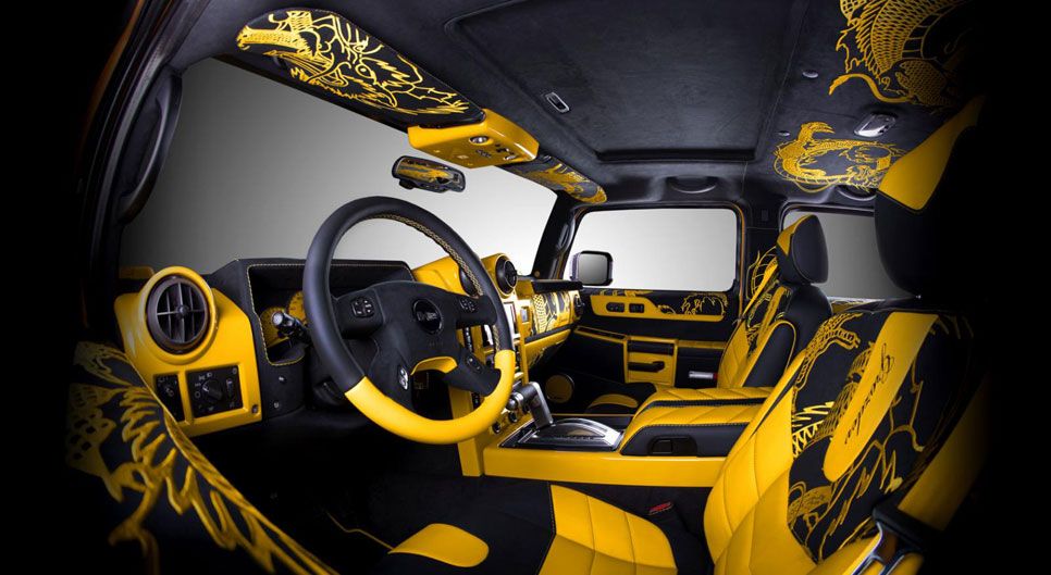 Un Hummer H2 a la china, ¡con dragón incluido!