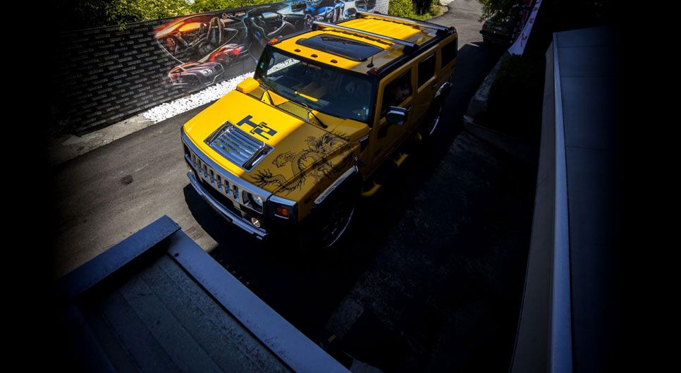 Un Hummer H2 a la china, ¡con dragón incluido!