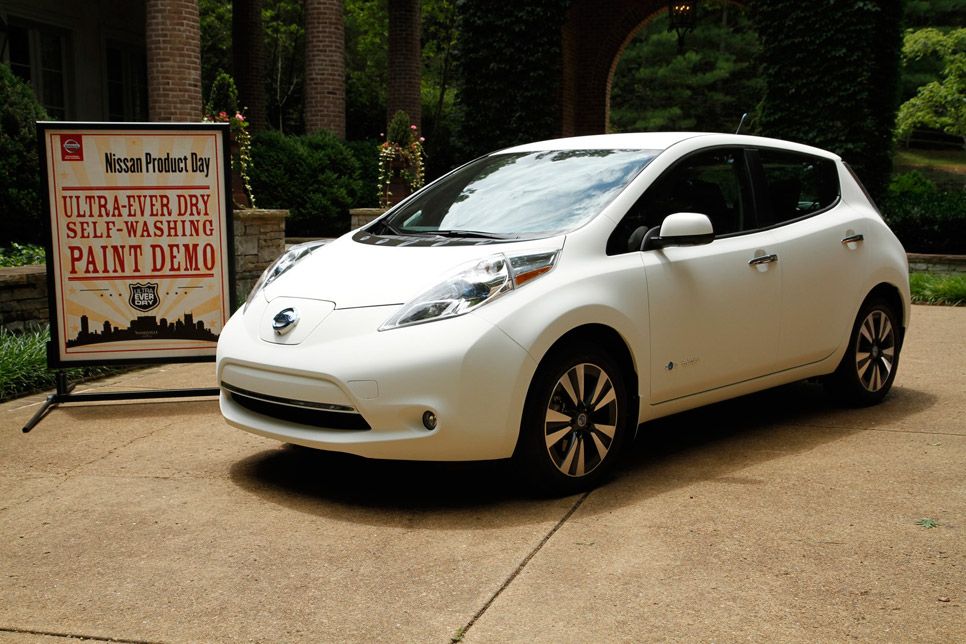 El Nissan Leaf que se limpia solo