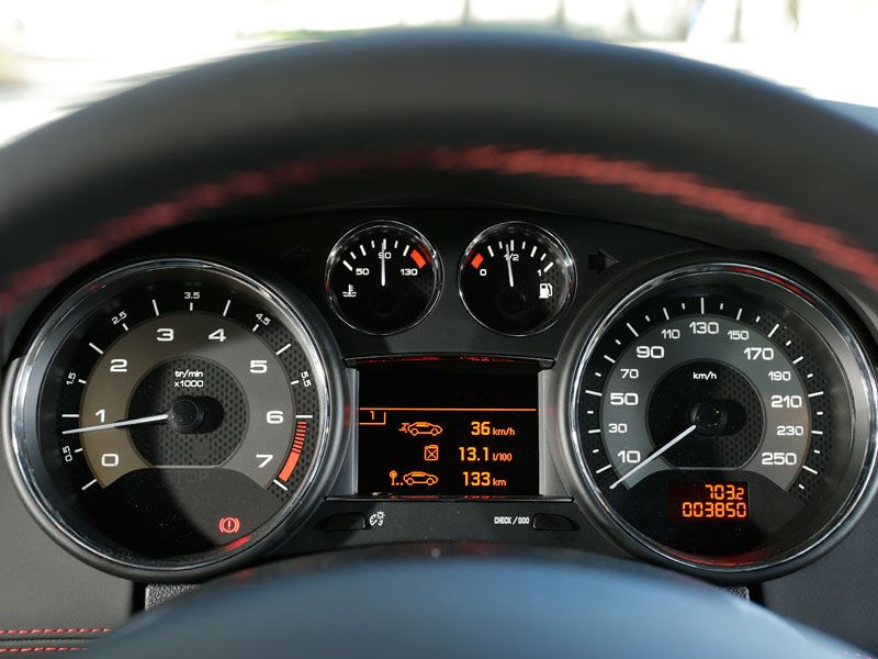 Prueba: Peugeot RCZ-R, las garras del felino