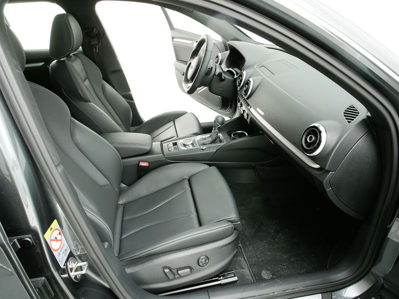 Audi A3 Sportback 2.0 TDI 184 quattro S-tronic vs BMW 120d 184 xDrive 5p