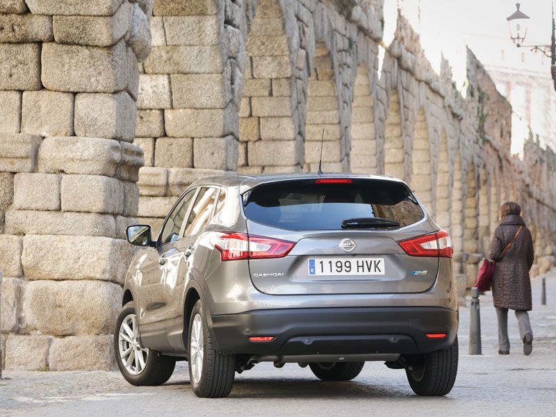 Comparativa: Mazda3 SportSedan Skyactiv-D 2.2 vs Skoda Octavia 2.0 TDI