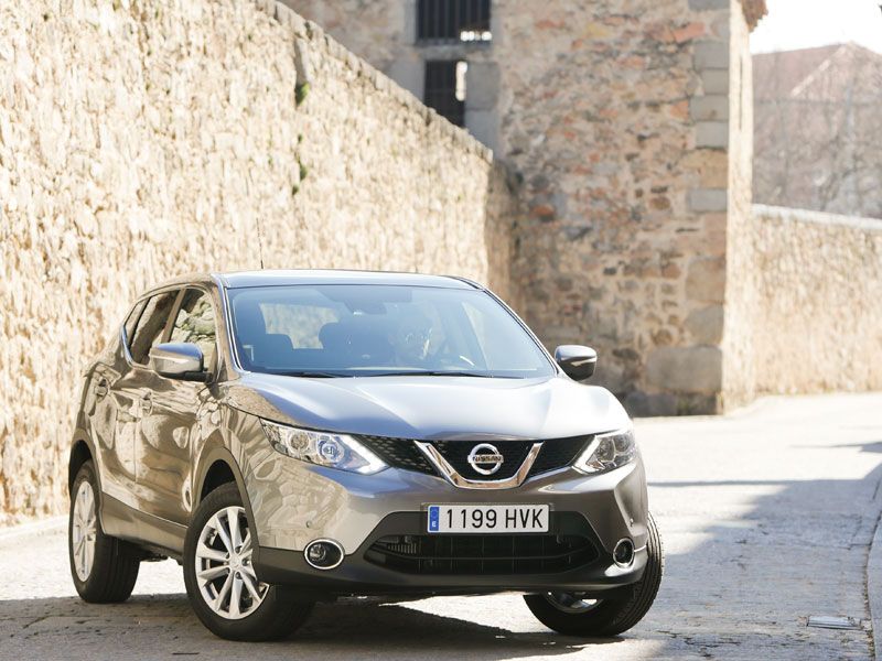 Comparativa: Mazda3 SportSedan Skyactiv-D 2.2 vs Skoda Octavia 2.0 TDI