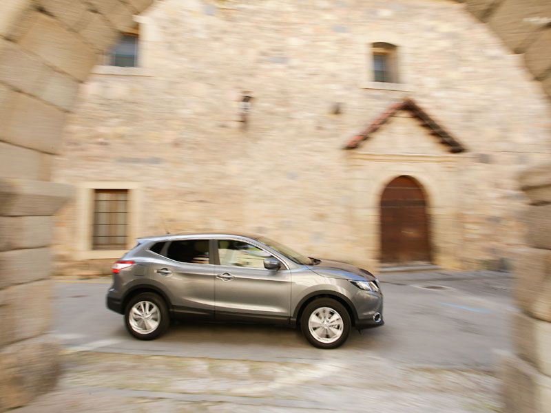 Comparativa: Mazda3 SportSedan Skyactiv-D 2.2 vs Skoda Octavia 2.0 TDI