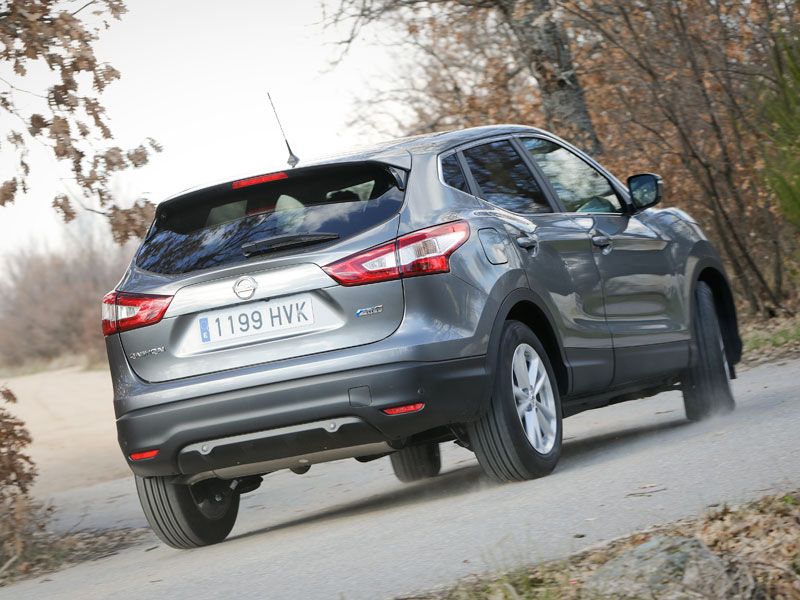 Comparativa: Mazda3 SportSedan Skyactiv-D 2.2 vs Skoda Octavia 2.0 TDI