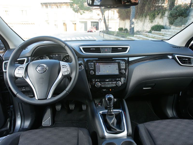 Comparativa: Mazda3 SportSedan Skyactiv-D 2.2 vs Skoda Octavia 2.0 TDI