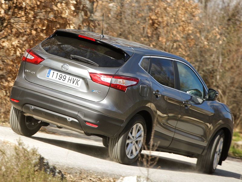 Comparativa: Mazda3 SportSedan Skyactiv-D 2.2 vs Skoda Octavia 2.0 TDI