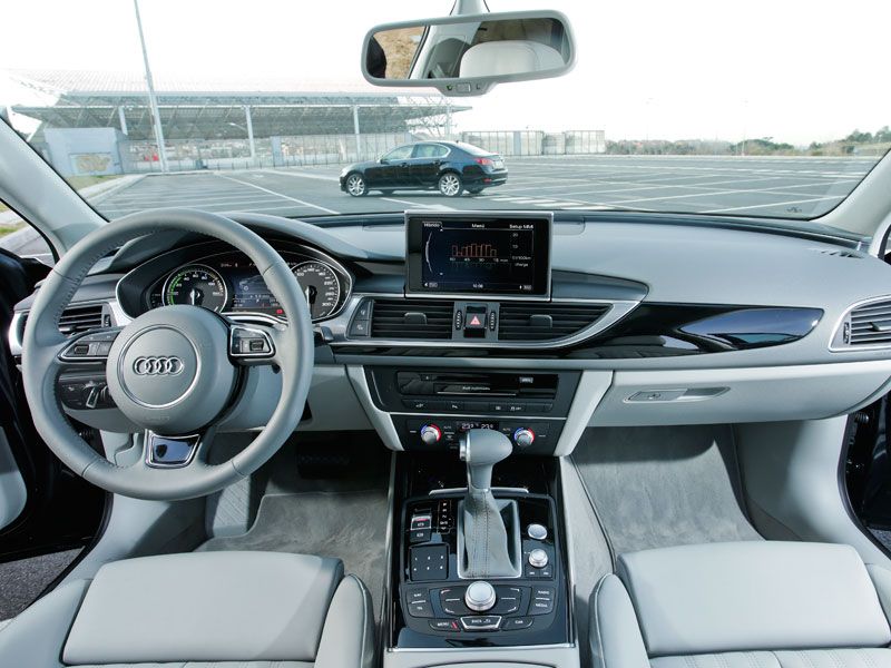Comparativa: Audi A6 Hybrid 2.0 TFSI vs Lexus GS 300h