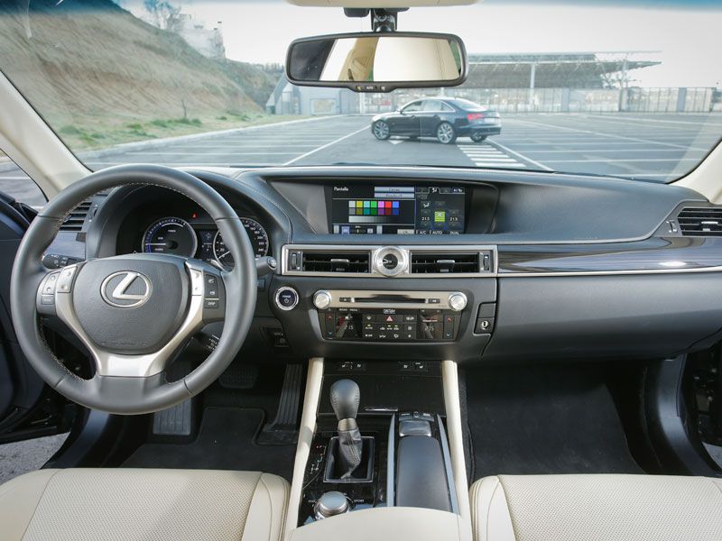 Comparativa: Audi A6 Hybrid 2.0 TFSI vs Lexus GS 300h