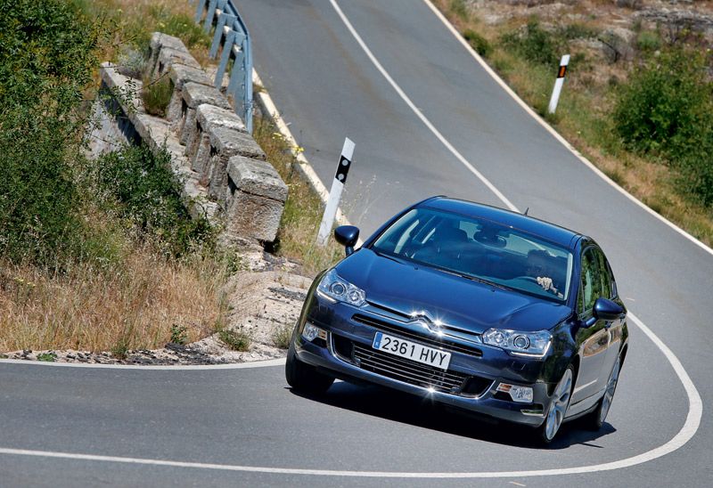 Nuevo Volkswagen Passat frente a sus rivales