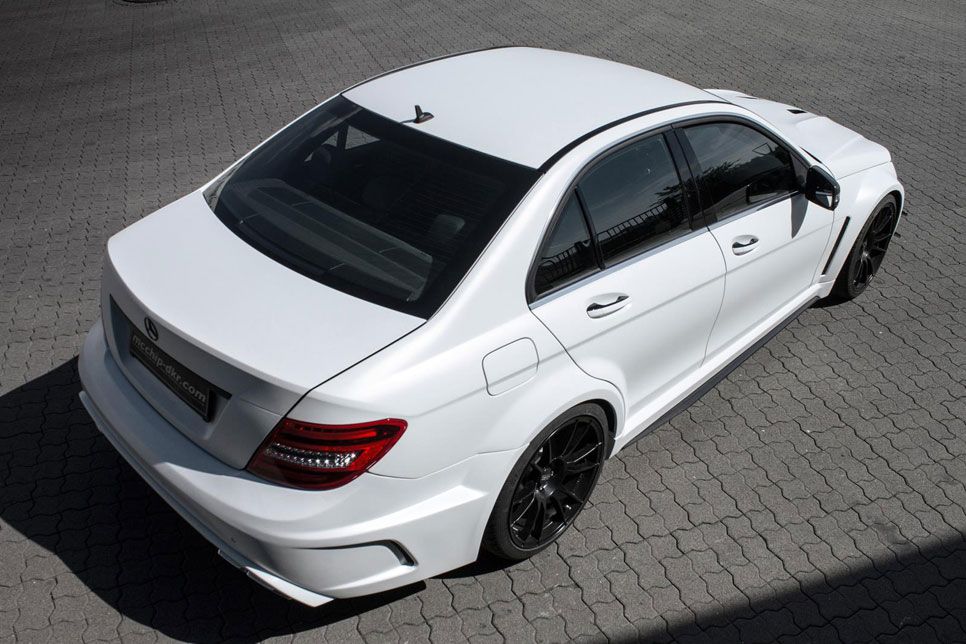 Mercedes C63 AMG por McChip