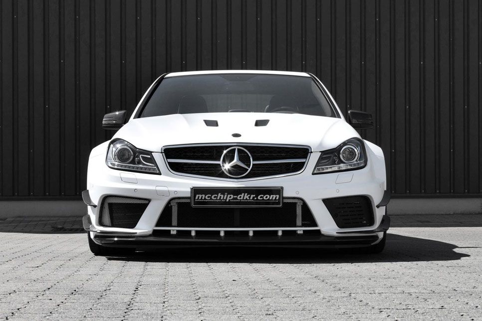 Mercedes C63 AMG por McChip