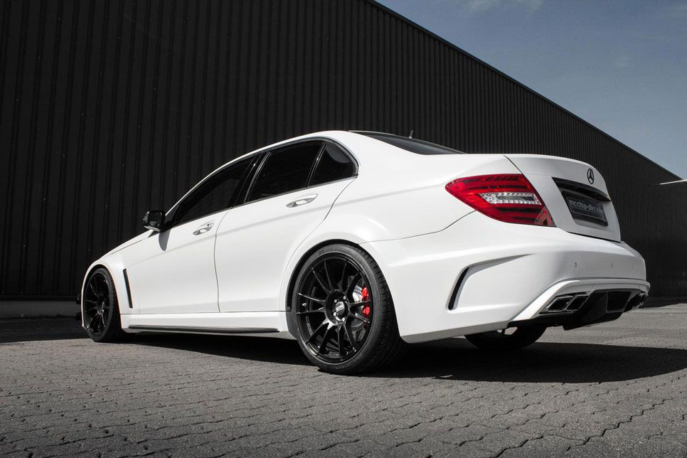 Mercedes C63 AMG por McChip