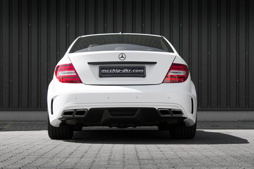 Mercedes C63 AMG por McChip