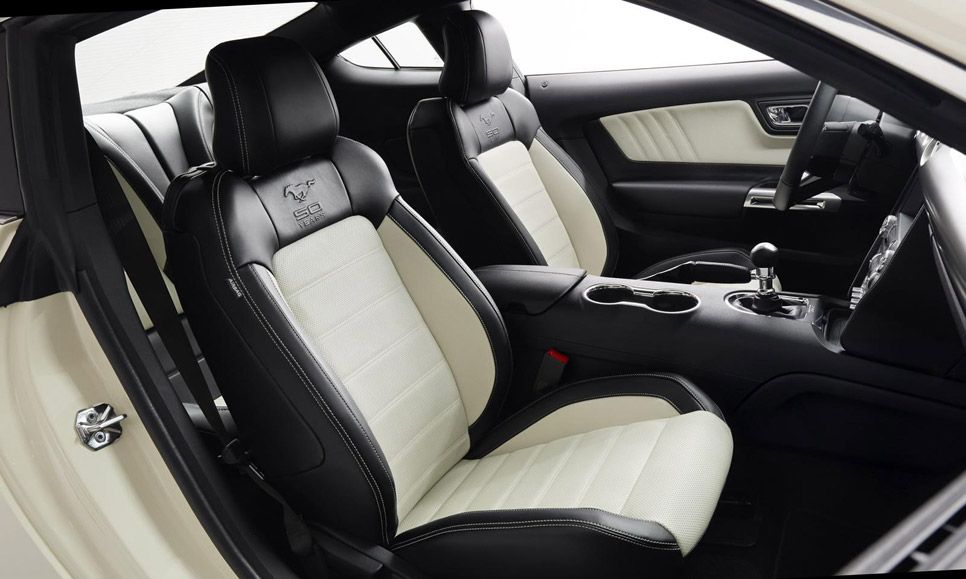 Un Ford Mustang 50 Aniversario, a subasta